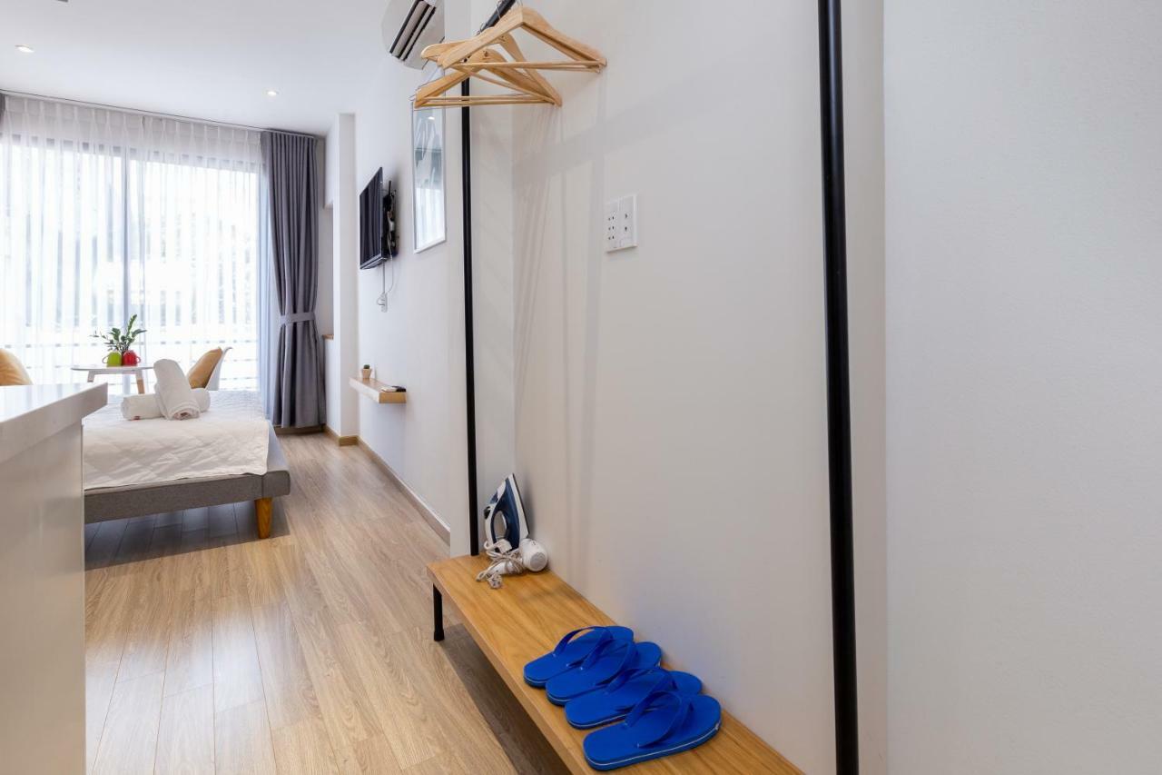 Cozrum Homes Delightful Corner Ho Chi Minh City Exterior photo